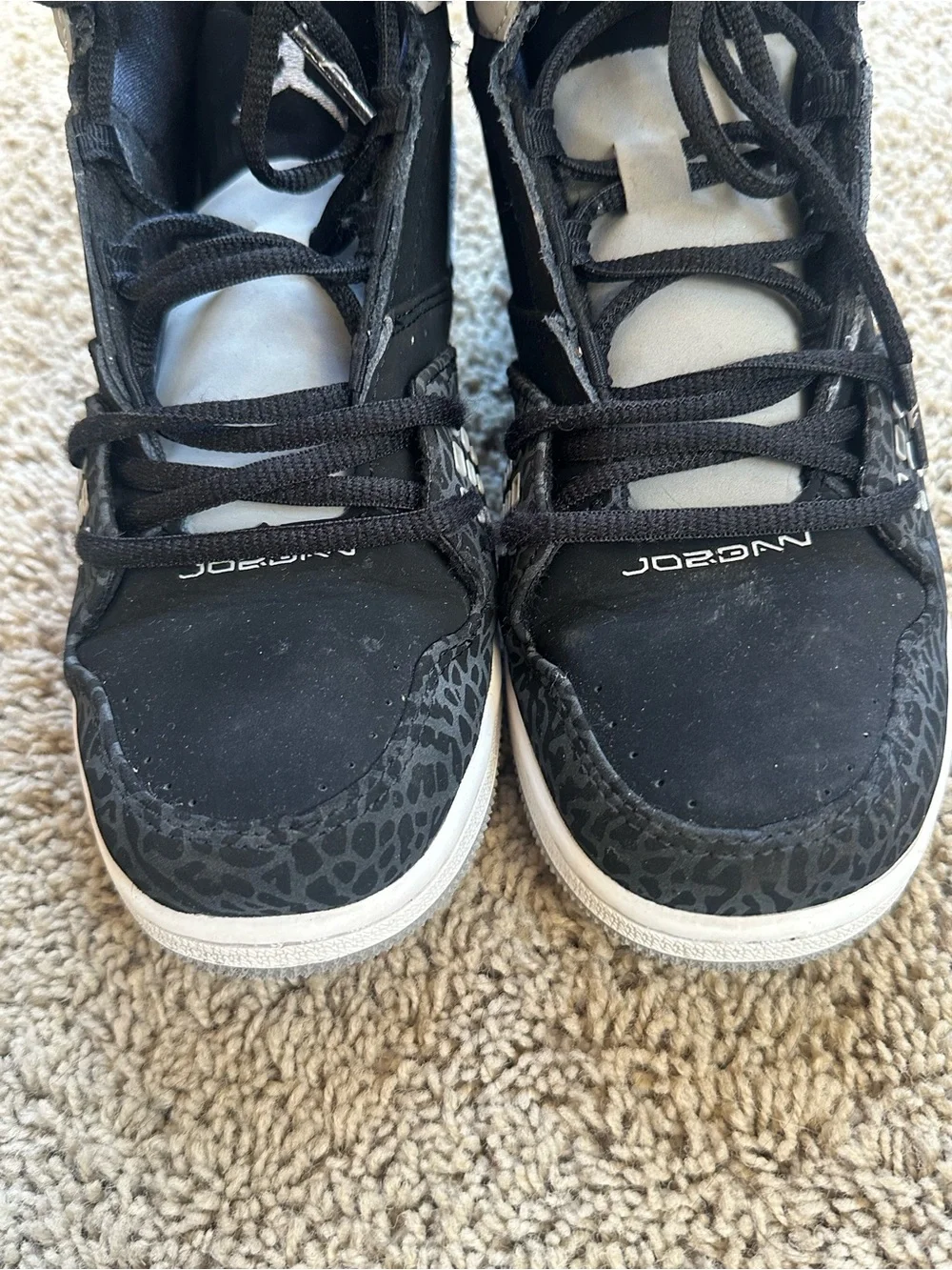 Jordan Kids' 1 Flight Mid Sneaker Big Kid size 6